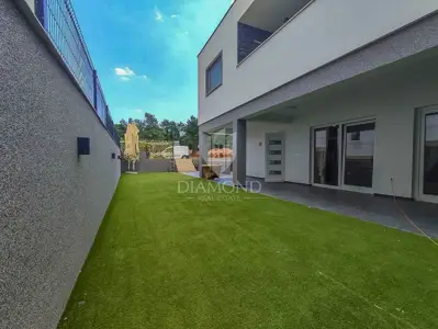 House 220 m², Vodnjan - modernly decorated and furnished - 14