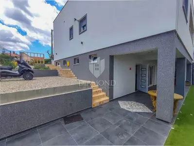 House 220 m², Vodnjan - modernly decorated and furnished - 13