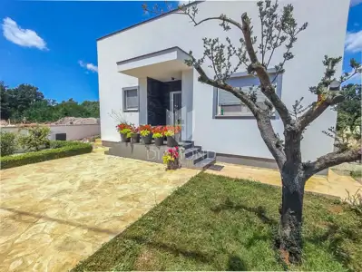 House 220 m², Vodnjan - modernly decorated and furnished - 2