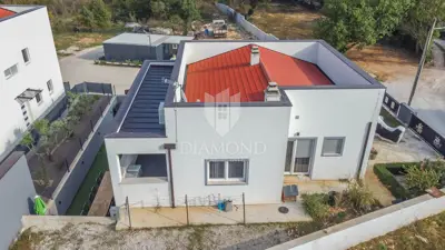 House 220 m², Vodnjan - modernly decorated and furnished - 17