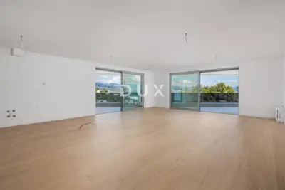 Wohngebäude 968 m², Opatija - Centar, Pool und Aufzug - 10