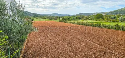 Baugrundstück 1 283 m², Gustirna, ruhige Umgebung - 18