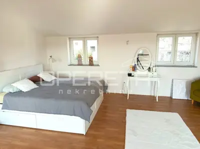 Kuća 300 m², Režanci kod Svetvinčenta, potpuno renovirana i namještena - 16