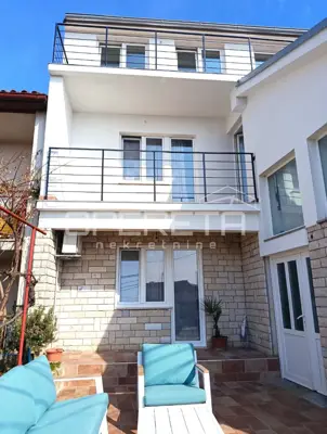 Kuća 300 m², Režanci kod Svetvinčenta, potpuno renovirana i namještena - 3