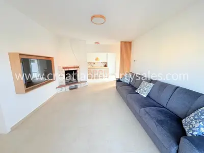 Kuća 267 m², Podstrana uz more, privatni put do plaže - 2
