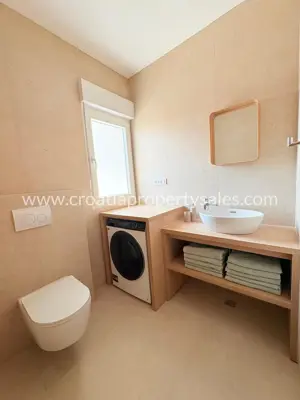 Kuća 267 m², Podstrana uz more, privatni put do plaže - 3