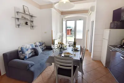 Kuća 290 m² u Umagu, prvi red do mora - 11