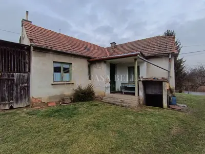 Kuća za adaptaciju + 4459 m² parcele *LOPATINEC* - 2