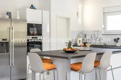 Villa 400 m², Omiš - pool and natural surroundings - 11