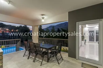 Villa 400 m², Omiš - pool and natural surroundings - 2