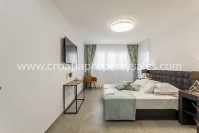 Villa 400 m², Omiš - pool and natural surroundings - 10