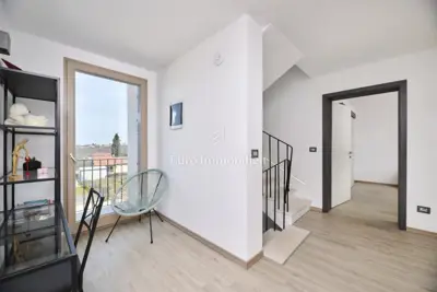 Kuća 380 m², Umag - bazen i miran dio grada - 18