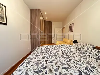 Stan 77 m², Donji grad - 3-soban, adaptiran - 7