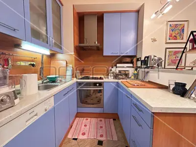 Stan 77 m², Donji grad - 3-soban, adaptiran - 2