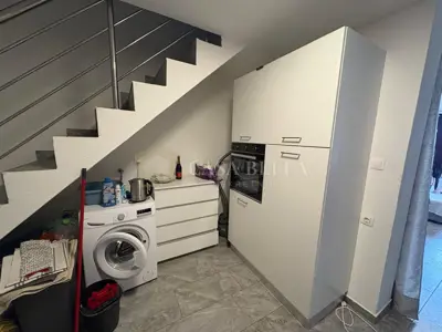 Stan 66 m², Novi Vinodolski - 3 spavaće sobe, terasa - 9