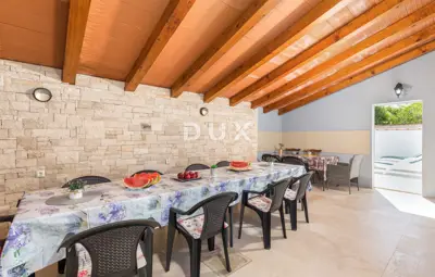 House 220 m², Medulin - quiet location near the sea