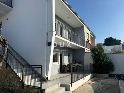 House 220 m², Medulin - quiet location near the sea - 22