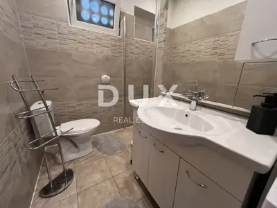 CRIKVENICA - Dvije kuće s garažom u blizini centra - 18