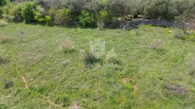 Building land 3,830 m², Marčana - by the road - 3