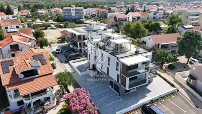 Srima, second row to the sea, attractive 3-bedroom apartment with living room
