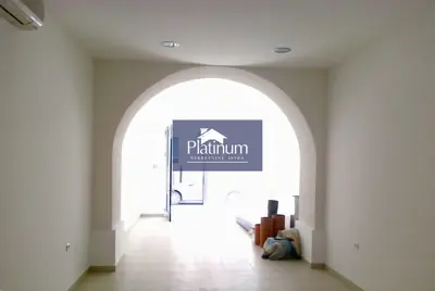Poslovni prostor 54 m², Pula Centar - u funkciji