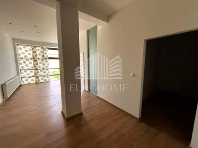 Stan 68 m², Đakovo centar - renoviran i svijetao - 2