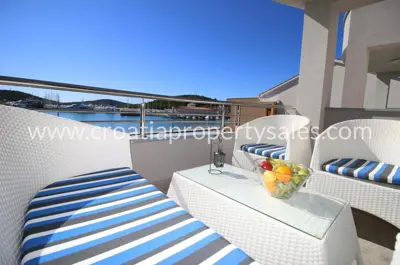 Haus 475 m², Rogoznica, erste Reihe zum Meer - 6