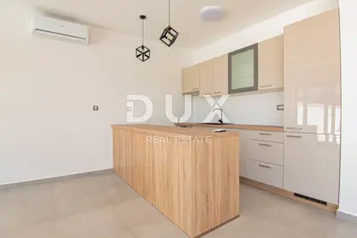 Villa 140 m², Vodice - Dachterrasse und Meerblick - 4