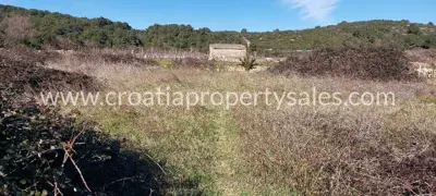 Agricultural land, Vis Island, southern side and access road - 6