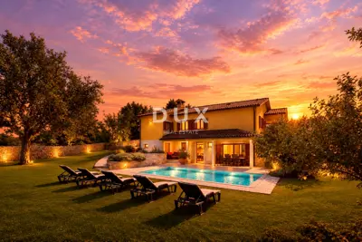 Haus 156,95 m², Labin - Pool und Garten