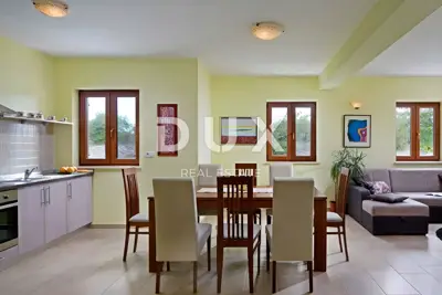 Haus 156,95 m², Labin - Pool und Garten - 8