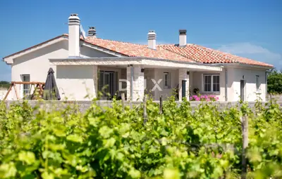 House for sale in Marčana, 145 m²