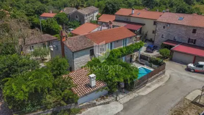 Buje, surroundings, house with two residential units and a pool - 5