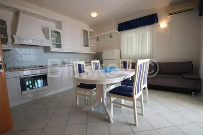 Kuća 560 m², Makarska - centar turističkog mjesta - 12