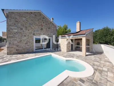 Haus 165 m², Vrsi - Steinhaus mit Pool