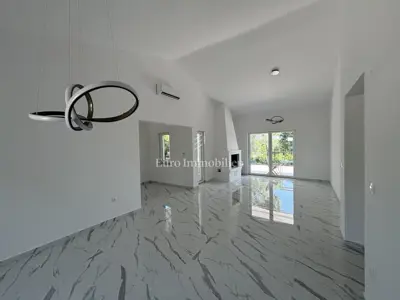 Haus 372 m², Zambratija - 3 Apartments und Pool - 11