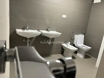 Haus 372 m², Zambratija - 3 Apartments und Pool - 6