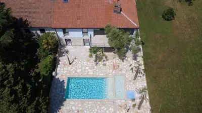 Haus 372 m², Zambratija - 3 Apartments und Pool - 12