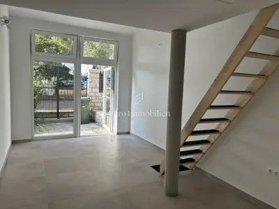 Haus 372 m², Zambratija - 3 Apartments und Pool - 8