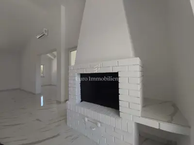 Haus 372 m², Zambratija - 3 Apartments und Pool - 10