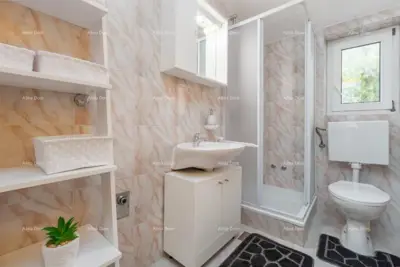 Na prodaju kuća s apartmanima u Štinjanu. - 19