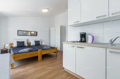 Na prodaju kuća s apartmanima u Štinjanu. - 17