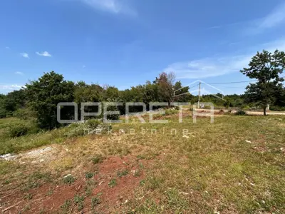 Građevinsko zemljište 1.340 m², Juršići, mir i privatnost - 7