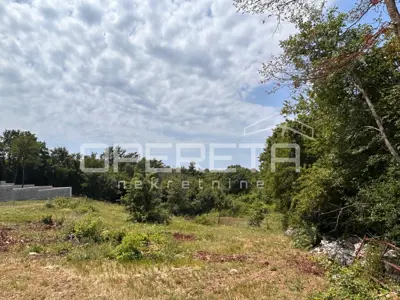 Građevinsko zemljište 1.340 m², Juršići, mir i privatnost - 10