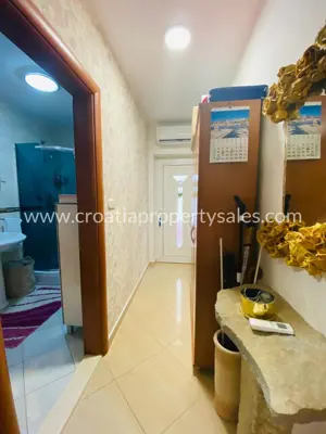 Apartment on Brač, near the sea and the beach, quiet green location - 5