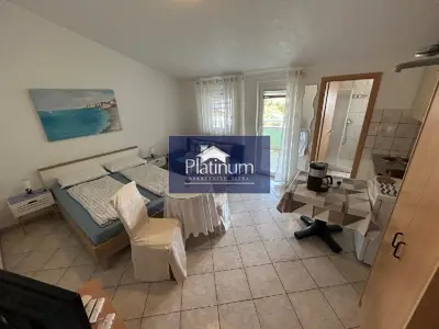 Studio apartman 27 m², Medulin - natkrivena terasa