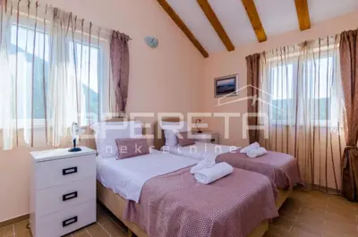 House 196 m², Vitaljina - quiet location and pool - 12