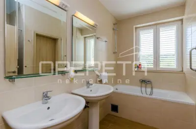 House 196 m², Vitaljina - quiet location and pool - 16