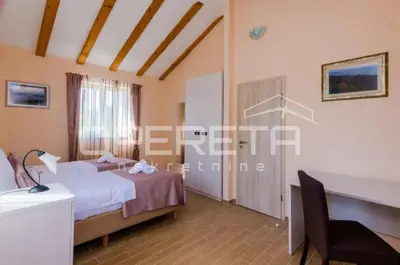 House 196 m², Vitaljina - quiet location and pool - 13