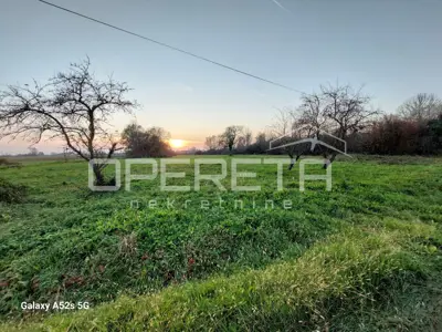 Land 12,204 m², Dugo Selo - Center, utilities next to the plot - 3